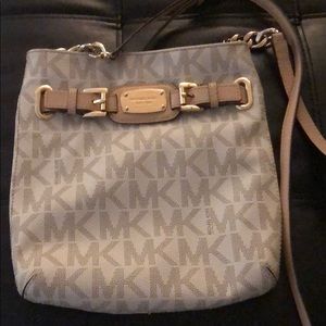 Micheal kors cross body